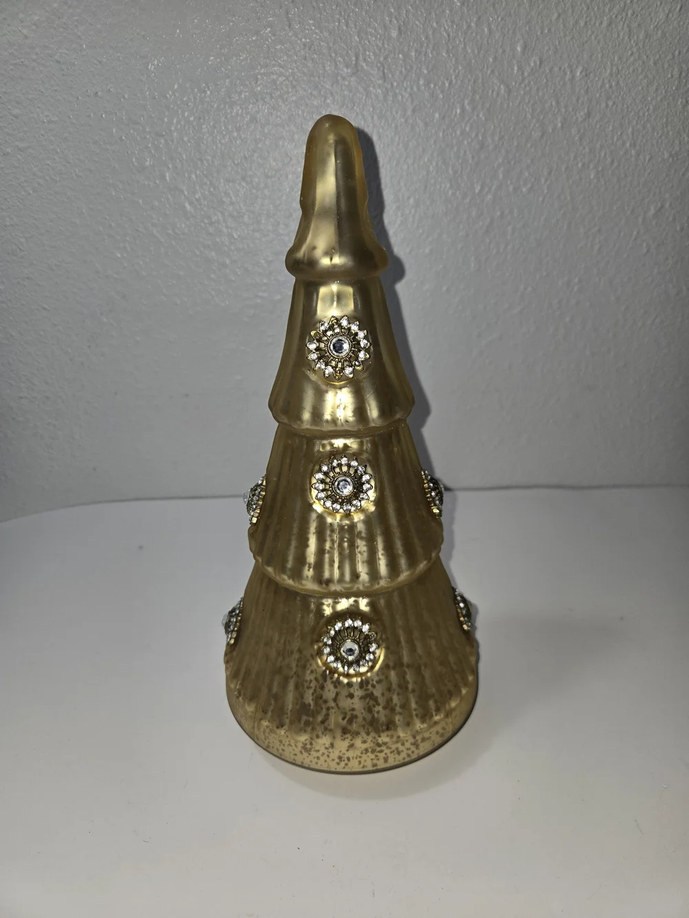 N/A elegant gold